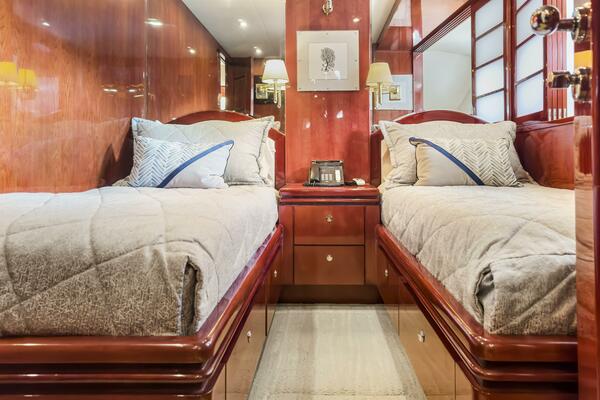 JusMad 80ft Ocean Alexander Yacht For Sale