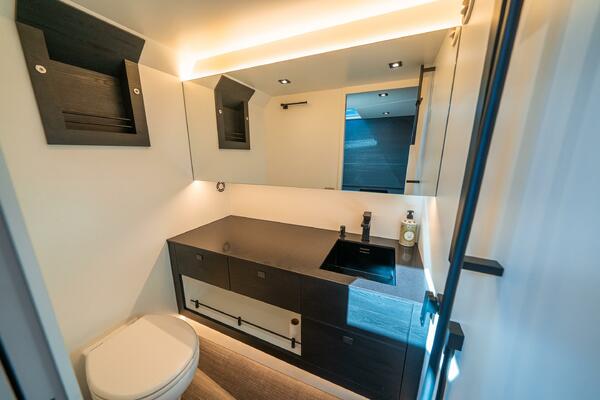 PHARMASEA 45ft Vanquish Yachts Yacht For Sale