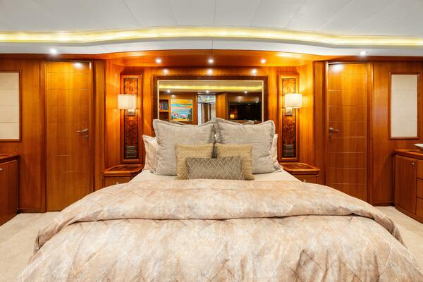MAMBO 112ft Ferretti Yachts Yacht For Sale