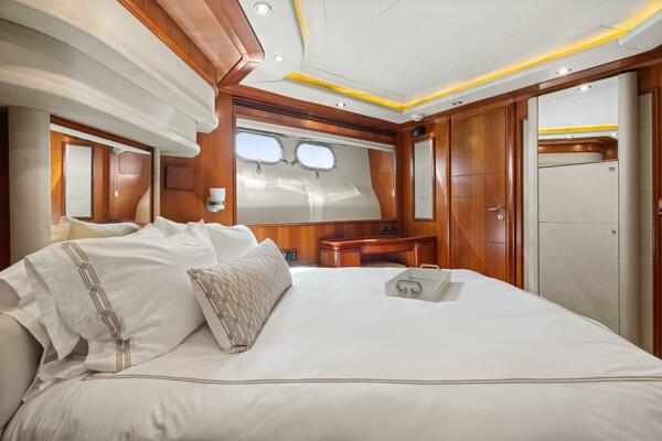 MAMBO 112ft Ferretti Yachts Yacht For Sale