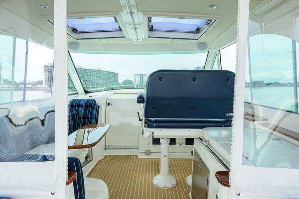 Hinckley 40X Yacht For Sale