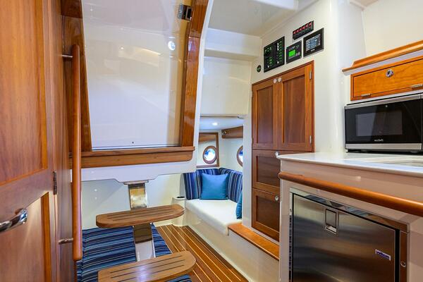 Hinckley 40X Renie Vie- Galley