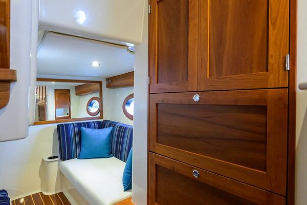 Hinckley 40X Renie Vie- Storage/and Loveseat