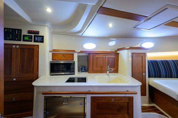 Hinckley 40X Yacht For Sale