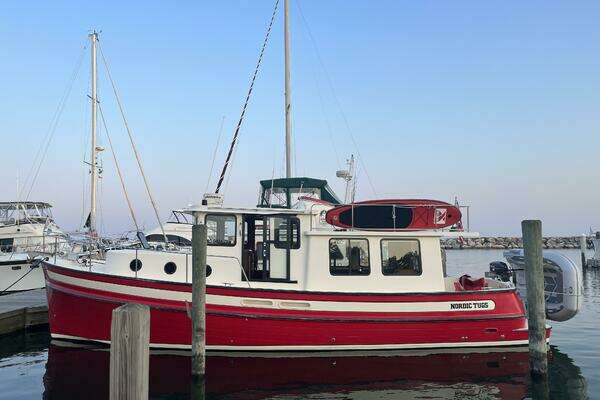 37-ft-Nordic Tugs-2000-37-NOMAD Holland Michigan United States  yacht for sale