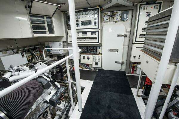 Cheoy Lee 95 Motor Yacht Yacht For Sale