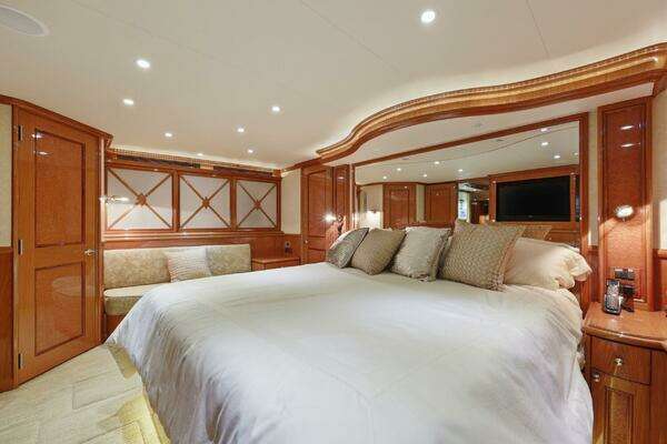 Cheoy Lee 95 Motor Yacht Yacht For Sale