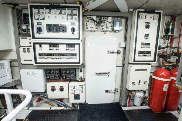 Cheoy Lee 95 Motor Yacht Yacht For Sale