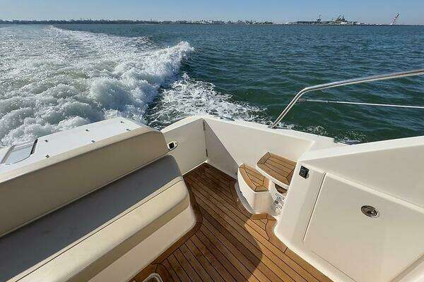 Pursuit SC 365i Sport Coupe Yacht For Sale