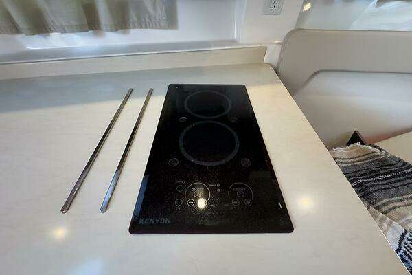 Pursuit SC 365i Sport Coupe Yacht For Sale