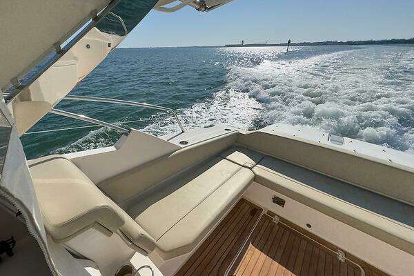 Pursuit SC 365i Sport Coupe Yacht For Sale