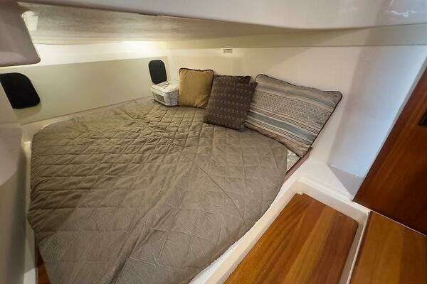 Pursuit SC 365i Sport Coupe Yacht For Sale