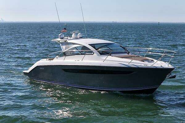 Pursuit SC 365i Sport Coupe Yacht For Sale