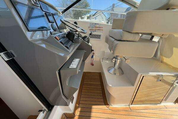 Pursuit SC 365i Sport Coupe Yacht For Sale
