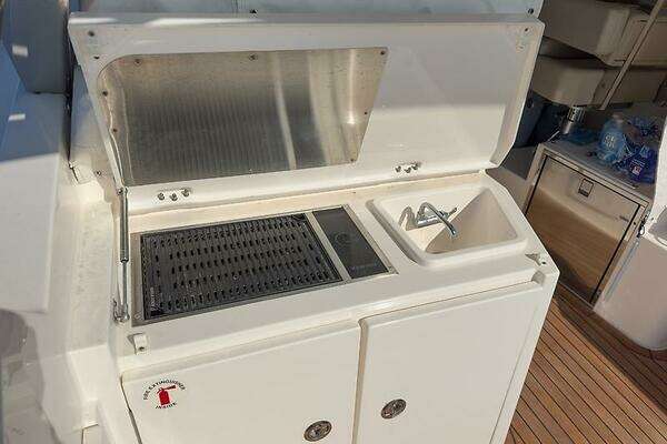 Pursuit SC 365i Sport Coupe Yacht For Sale