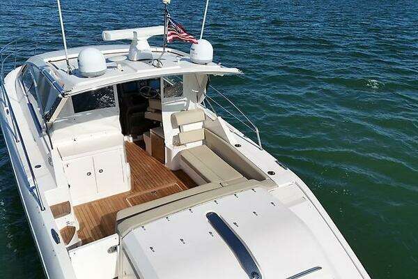 Pursuit SC 365i Sport Coupe Yacht For Sale