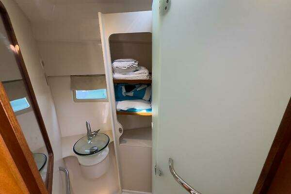 Pursuit SC 365i Sport Coupe Yacht For Sale