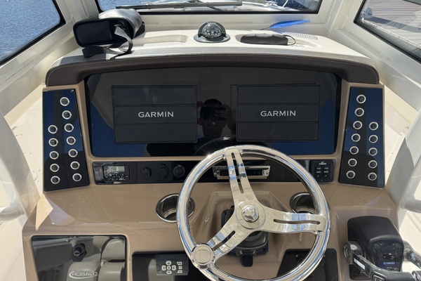 27ft Robalo Yacht For Sale