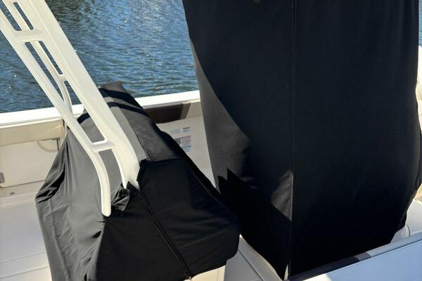 27ft Robalo Yacht For Sale