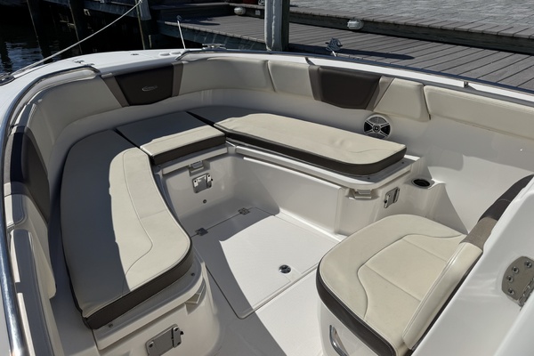 27ft Robalo Yacht For Sale
