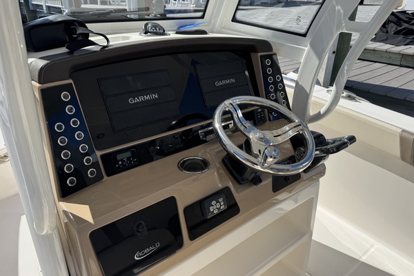 27ft Robalo Yacht For Sale