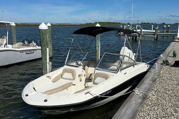 19ft Stingray Yacht For Sale
