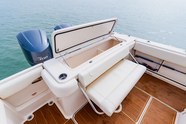 30ft Grady White Yacht For Sale