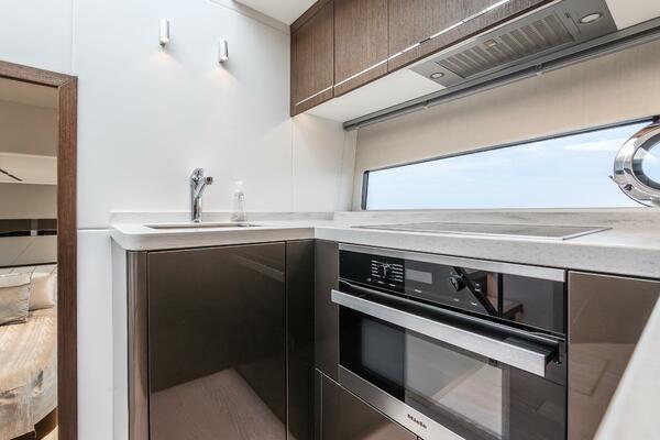 60ft Sunseeker Yacht For Sale