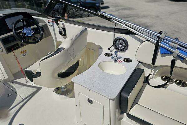 Photo of the 2022 Stingray 231