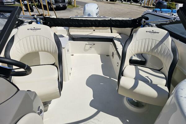 23ft Stingray Yacht For Sale
