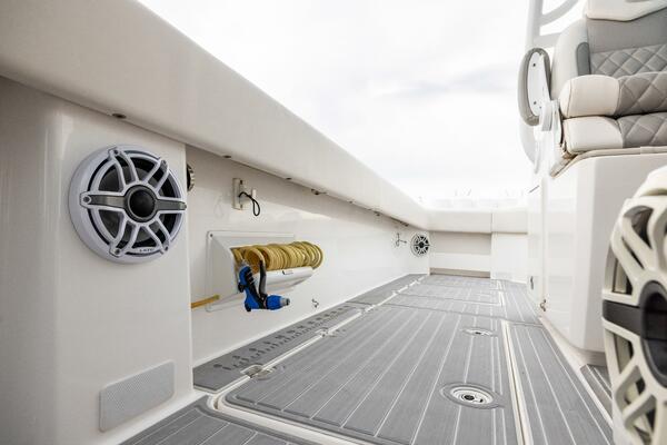 40ft Invincible Yacht For Sale