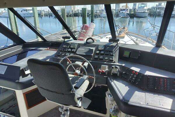 Photo of the 1991 Bayliner 4588 Pilothouse Motoryacht