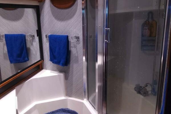 45ft Bayliner Yacht For Sale