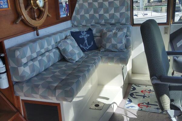 45ft Bayliner Yacht For Sale