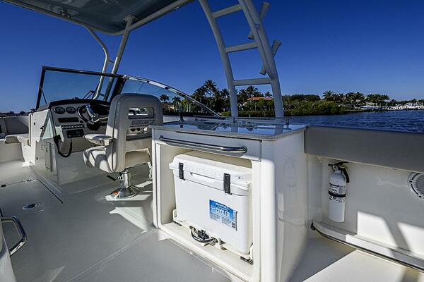 27ft Boston Whaler Yacht For Sale