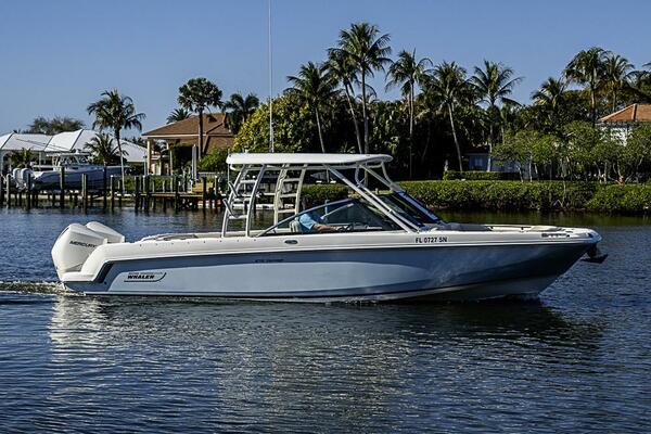 27ft Boston Whaler Yacht For Sale