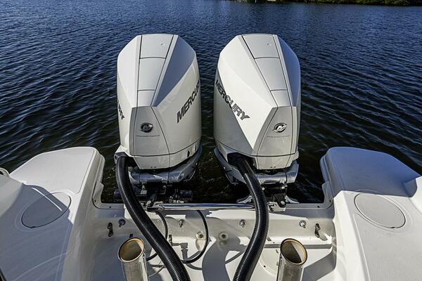 27ft Boston Whaler Yacht For Sale