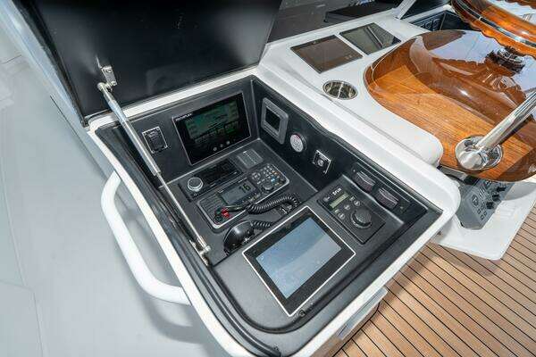 Viking 90C Yacht For Sale