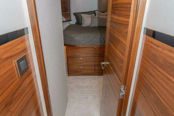 Viking 90C Yacht For Sale