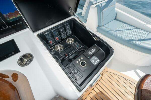 Viking 90C Yacht For Sale