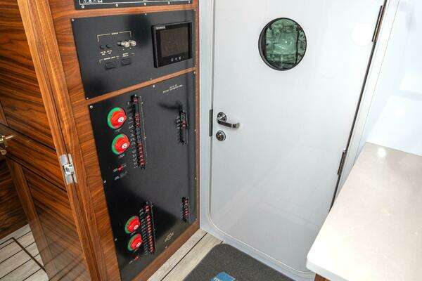 Viking 90C Yacht For Sale