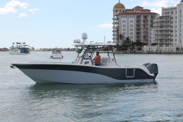 2018 Sea Fox 328 Commander