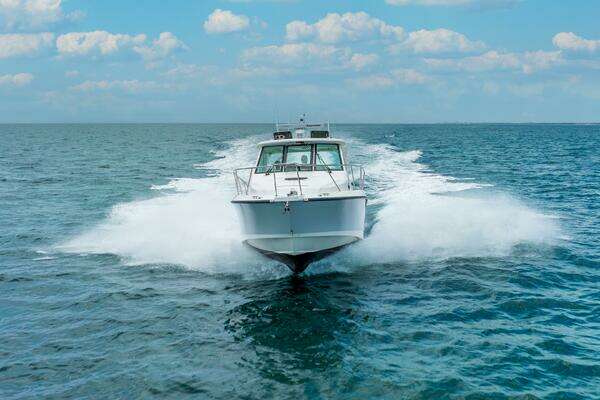 Boston Whaler 345 Conquest Yacht For Sale