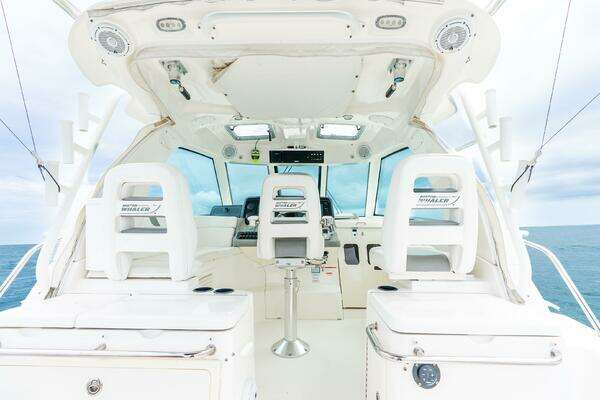 Boston Whaler 345 Conquest Yacht For Sale