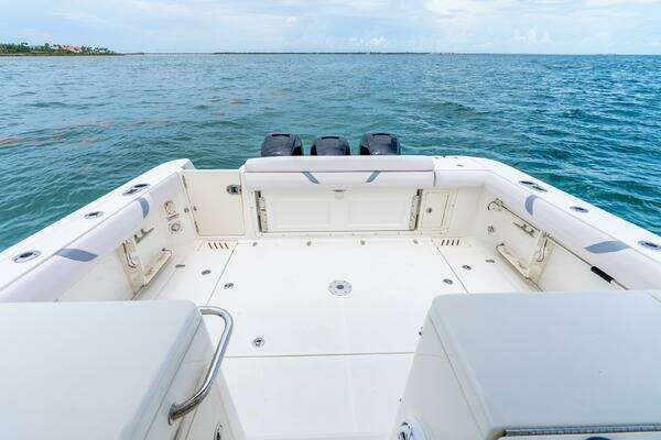 Boston Whaler 345 Conquest Yacht For Sale
