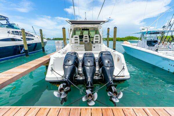 Boston Whaler 345 Conquest Yacht For Sale