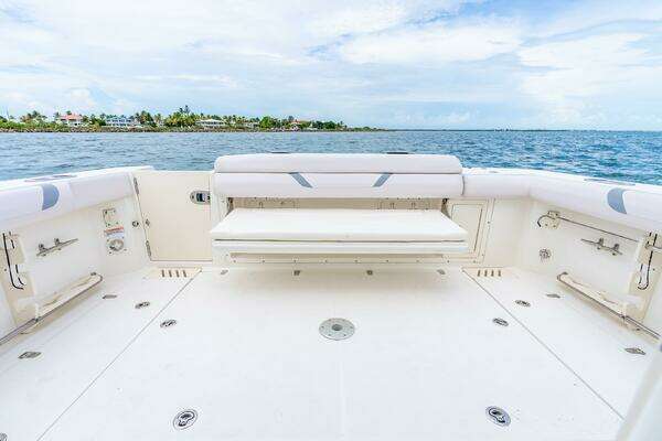 Boston Whaler 345 Conquest Yacht For Sale