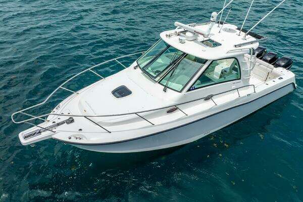Boston Whaler 345 Conquest Yacht For Sale