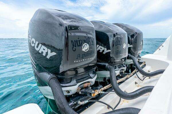 Boston Whaler 345 Conquest Yacht For Sale