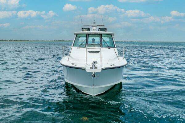 Boston Whaler 345 Conquest Yacht For Sale